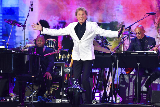 Barry Manilow at Amway Center